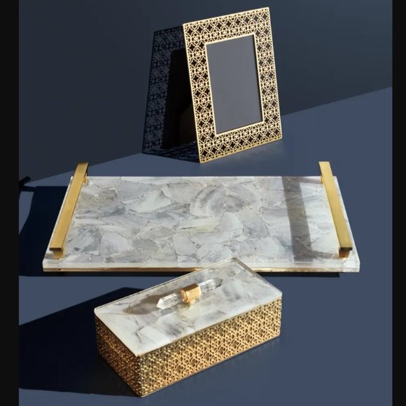 Kendra Scott Mother Of Pearl Stone Slab Tray - Picture 4 of 11